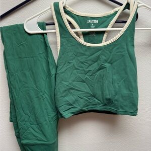 Splits 59 Green workout set size Small